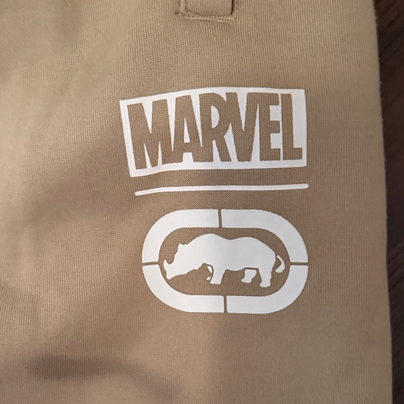 Ecko Marvel Spider-Man Beige Joggers Men’s size medium - Picture 3 of 6
